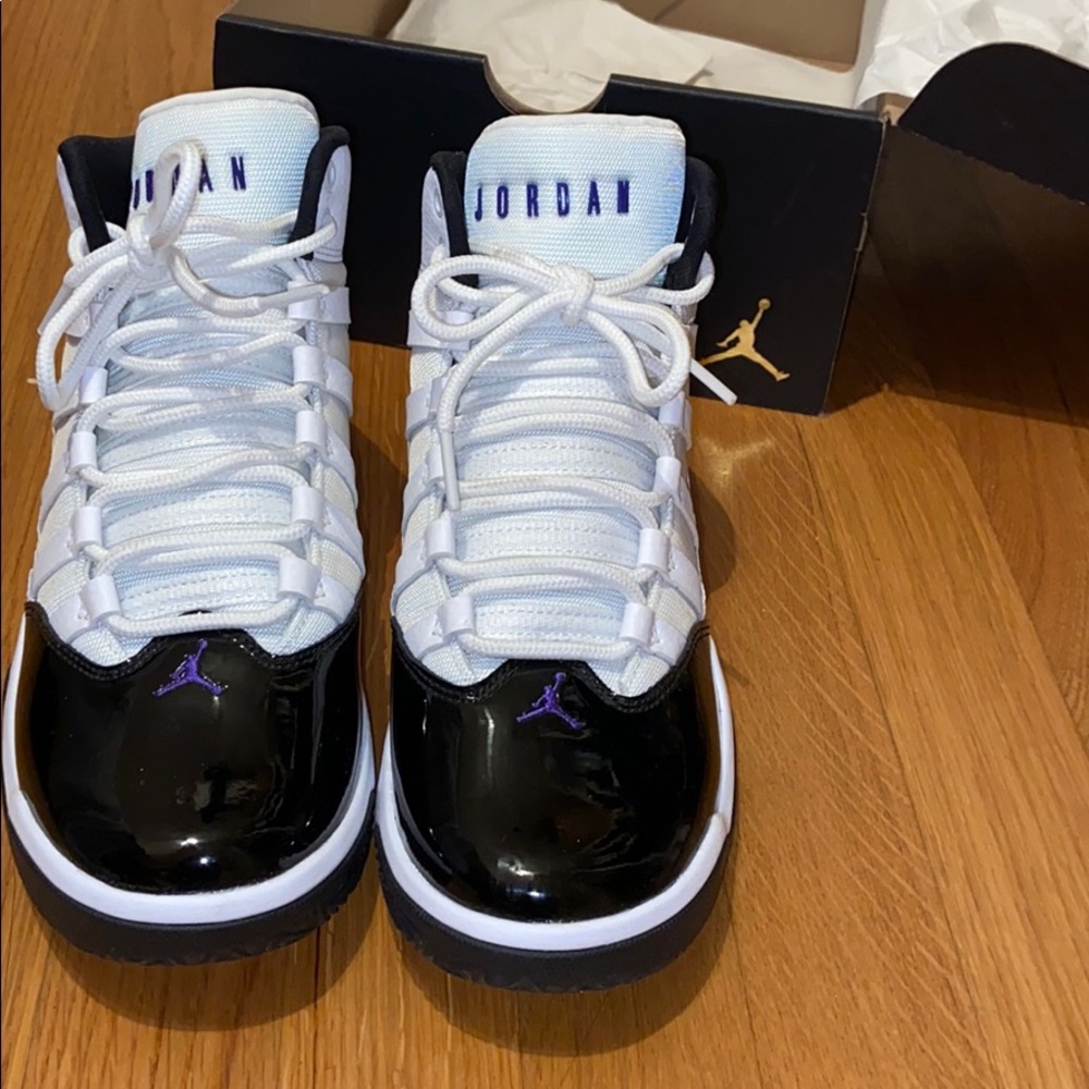 Air Jordan 11 aj11 Jordan Max Auta (GS) size 5y